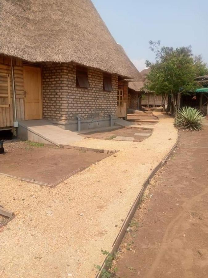 Tembo Safari Lodge Katunguru Zewnętrze zdjęcie