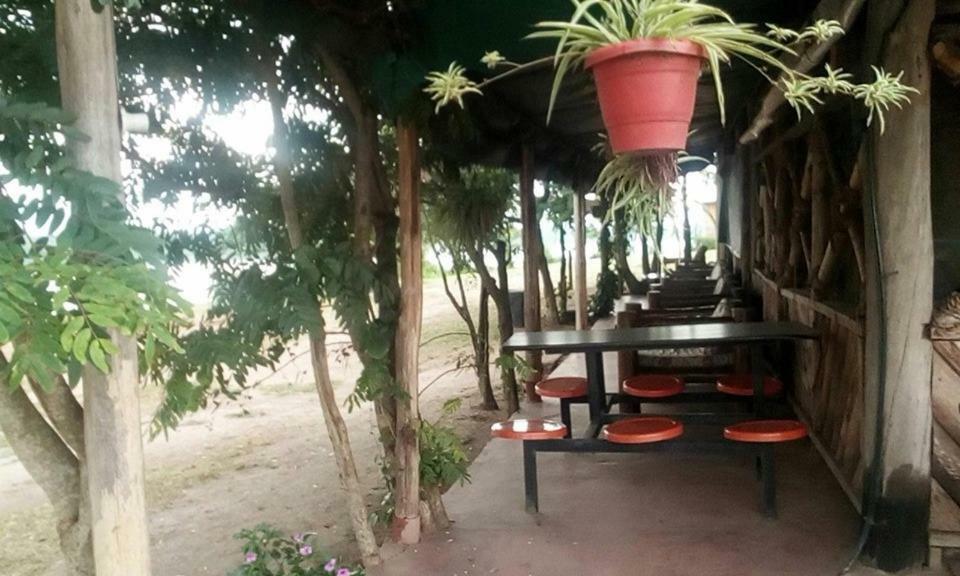 Tembo Safari Lodge Katunguru Zewnętrze zdjęcie